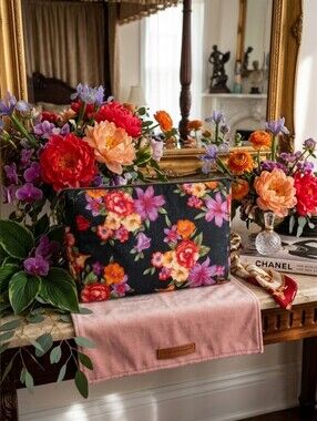 Large Fabric Floral Print Black Pouch Clutch 🩷